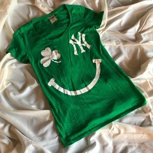 Victoria’s Secret Pink NY Yankees Shirt Sz M 🍀